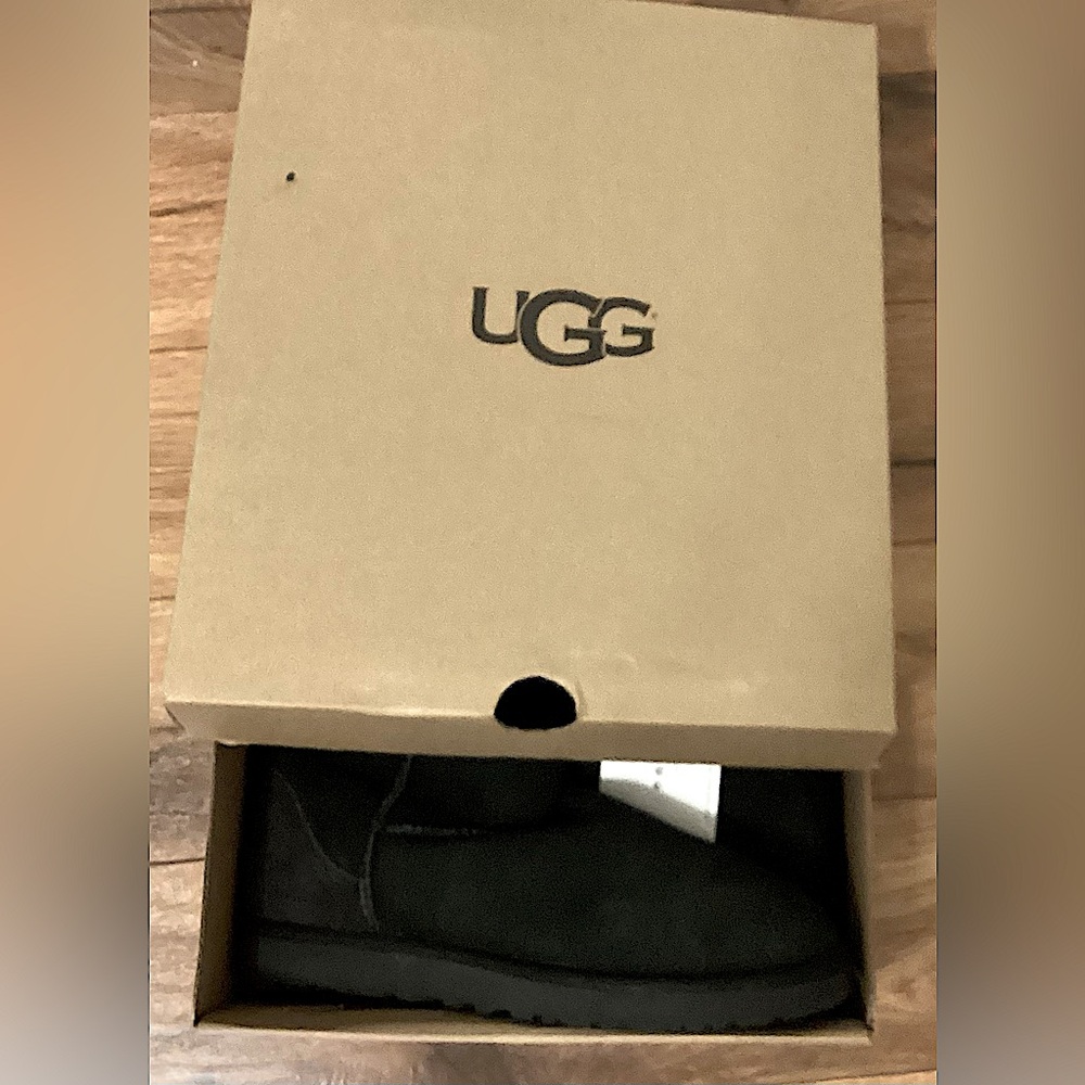 UGG Classic Tall Boots, Black, Size 8, Barely Worn - Picture 8 of 8